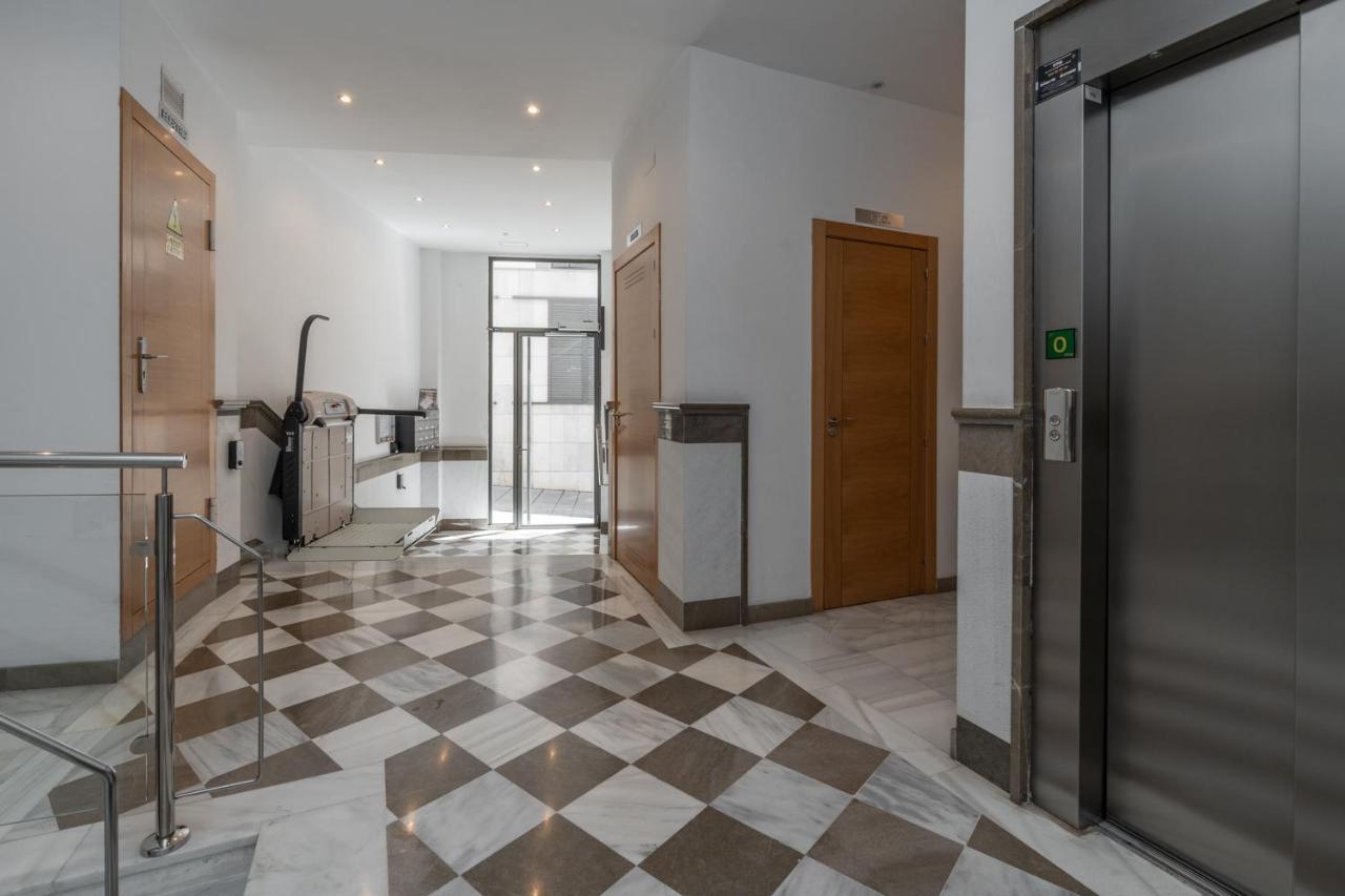 Tuguest Postigo II Catedral Apartment - Free Parking Granada Exterior photo